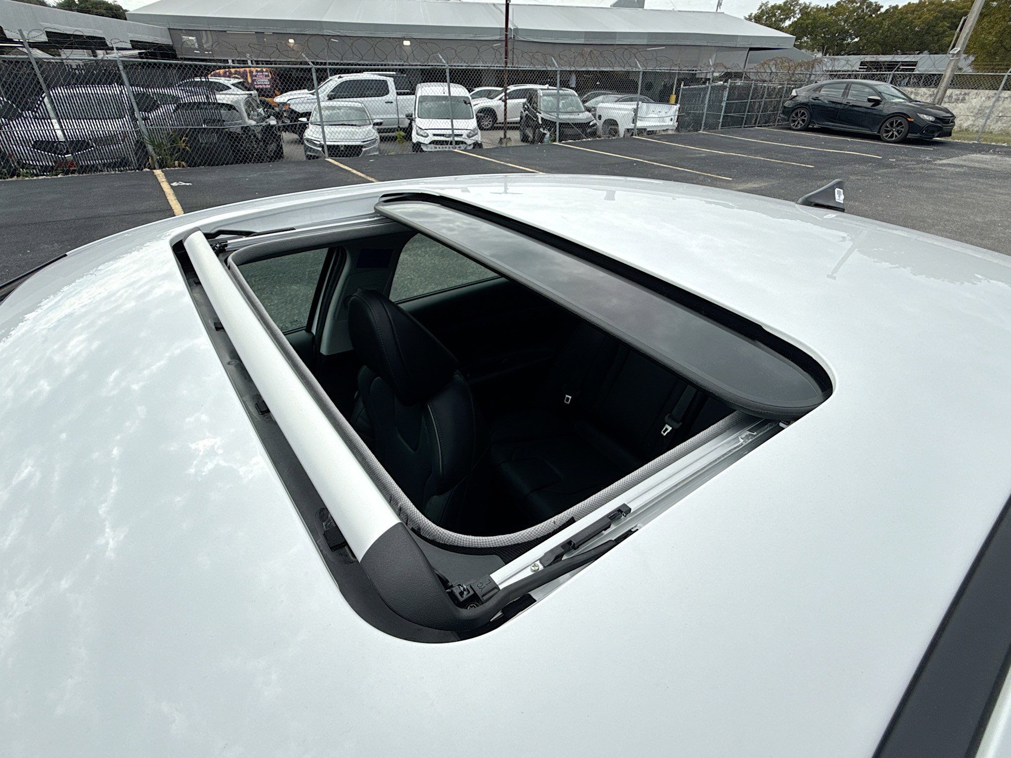 New 2026 Hyundai Elantra Limited w/ Cargo Package image 15