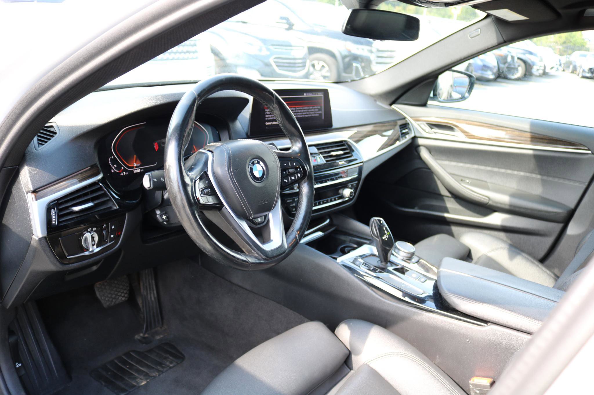Used 2020 BMW 530i xDrive w/ Convenience Package AWD/4WD image 17