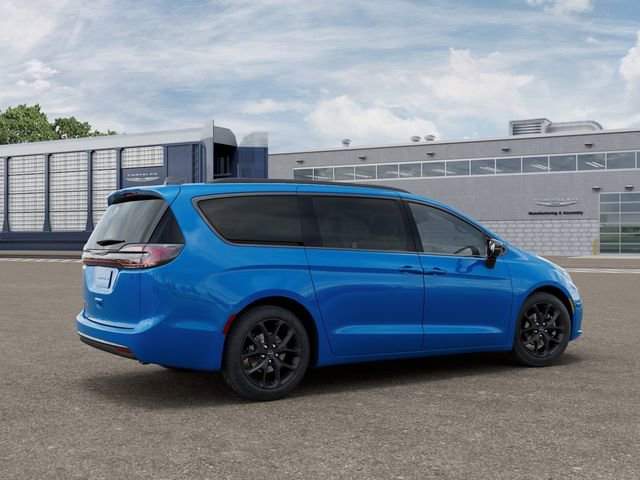New 2026 Chrysler Pacifica Select image 4
