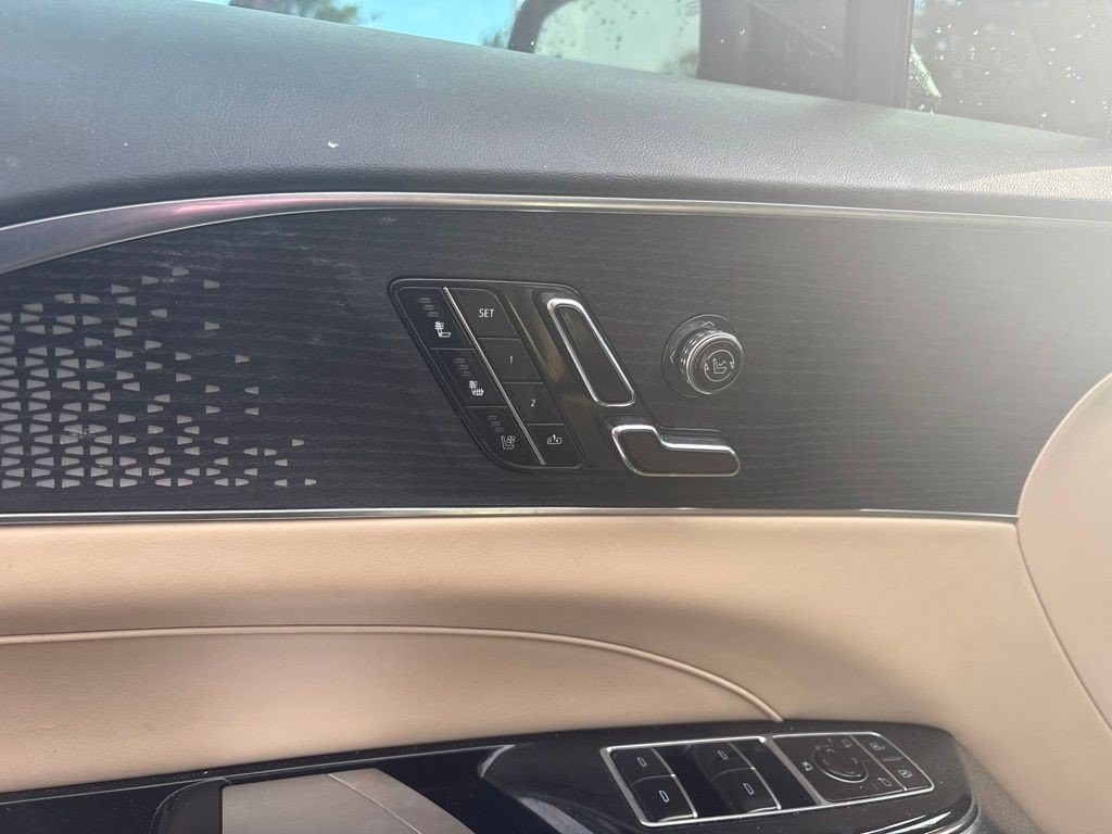 Certified 2024 Cadillac Lyriq Luxury w/ Nappa Leather Package AWD/4WD image 7