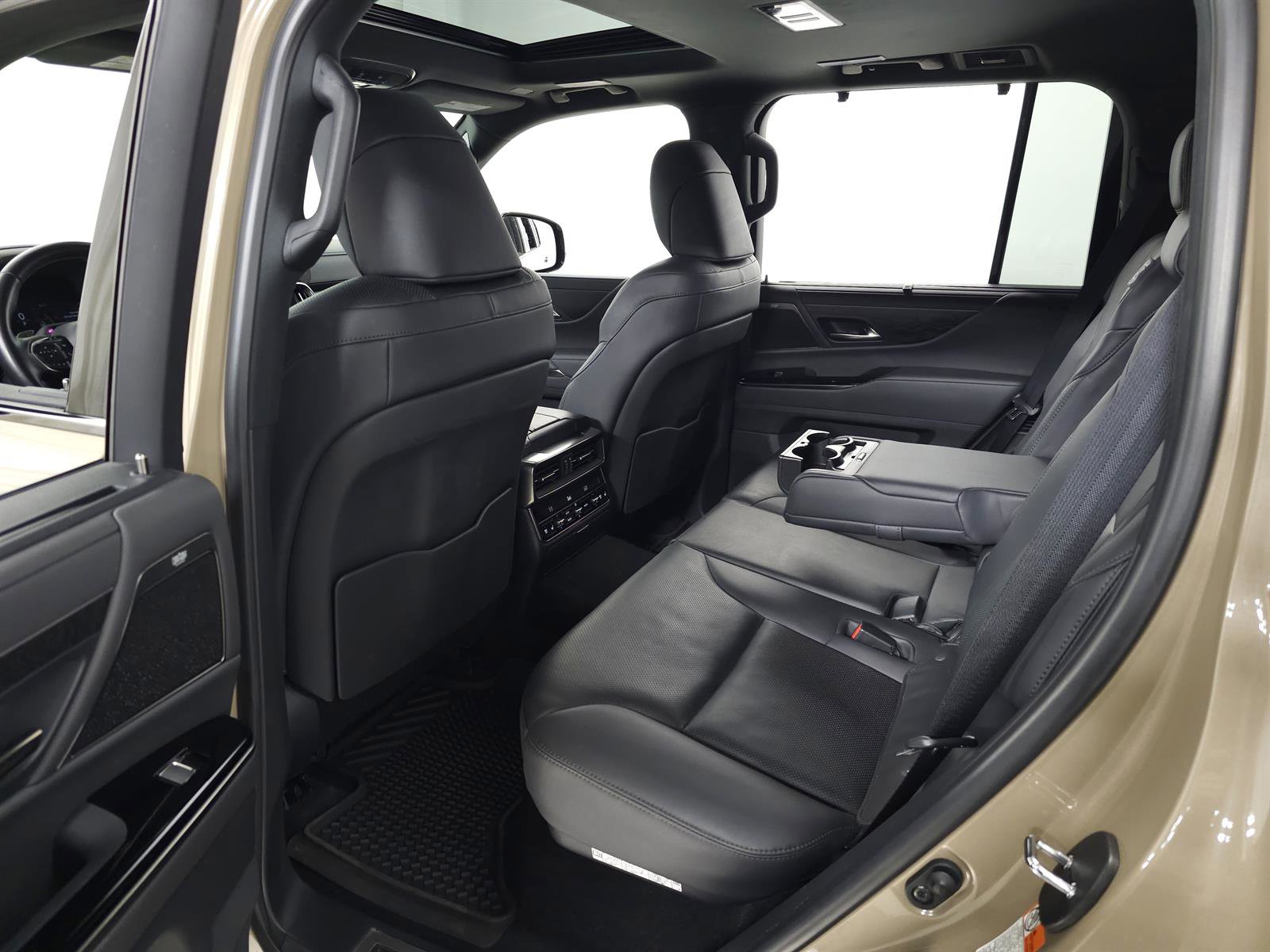 Certified 2025 Lexus LX 700h Overtrail AWD/4WD image 39