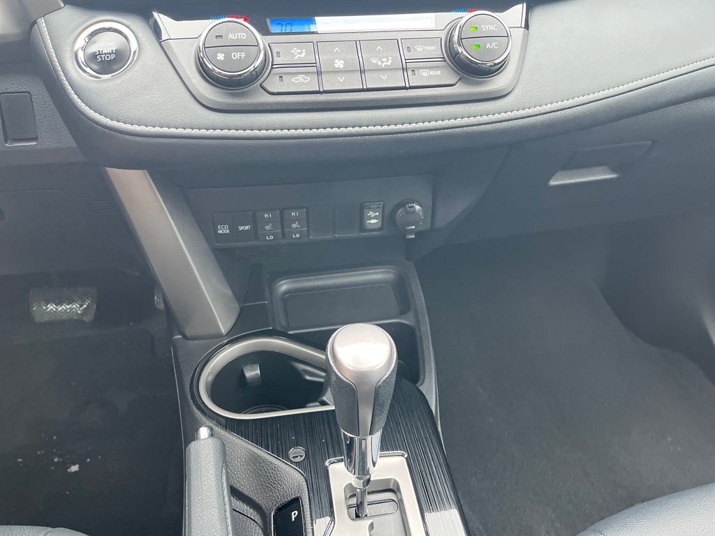 Used 2016 Toyota RAV4 Limited image 17