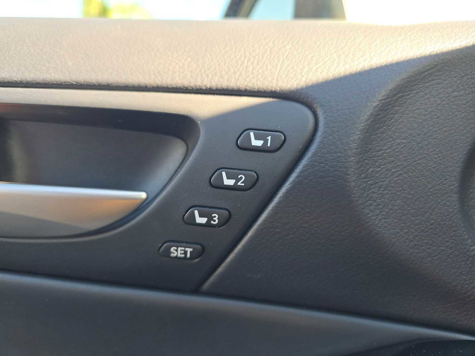 Used 2018 Lexus IS 300 image 34