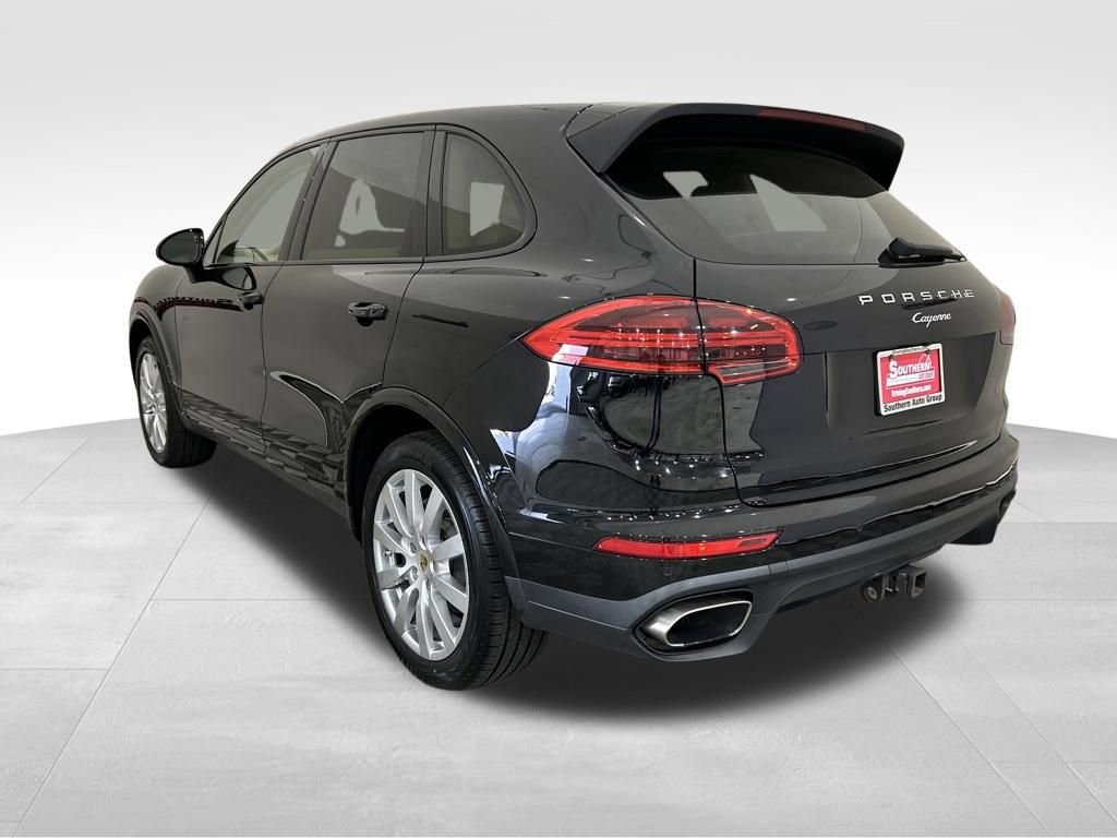 Used 2017 Porsche Cayenne Platinum Edition image 3