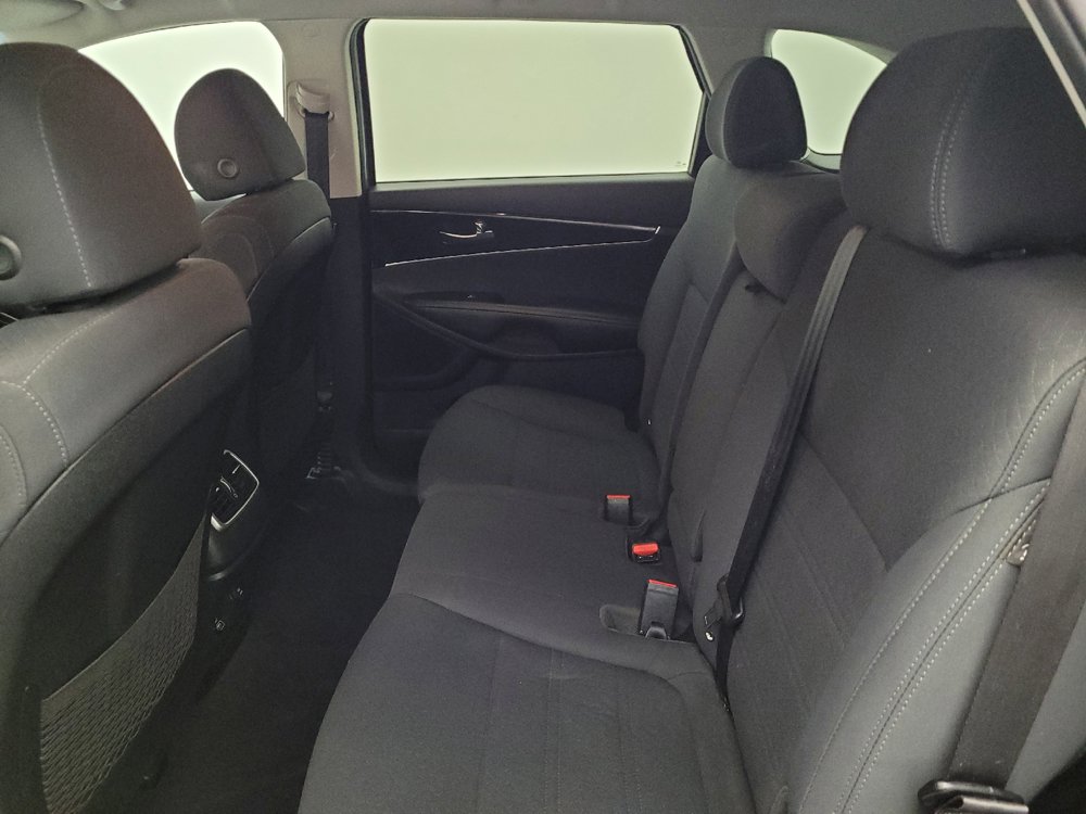Used 2019 Kia Sorento AWD w/ LX Convenience Package image 18