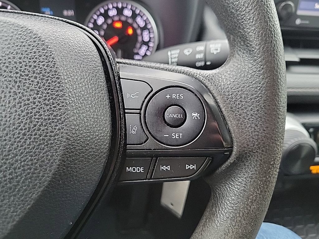 Used 2021 Toyota RAV4 LE image 24