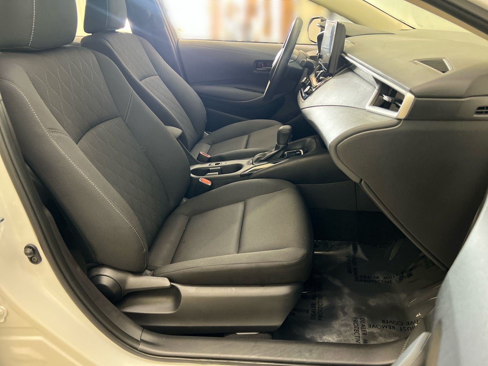 Used 2025 Toyota Corolla LE FWD image 22