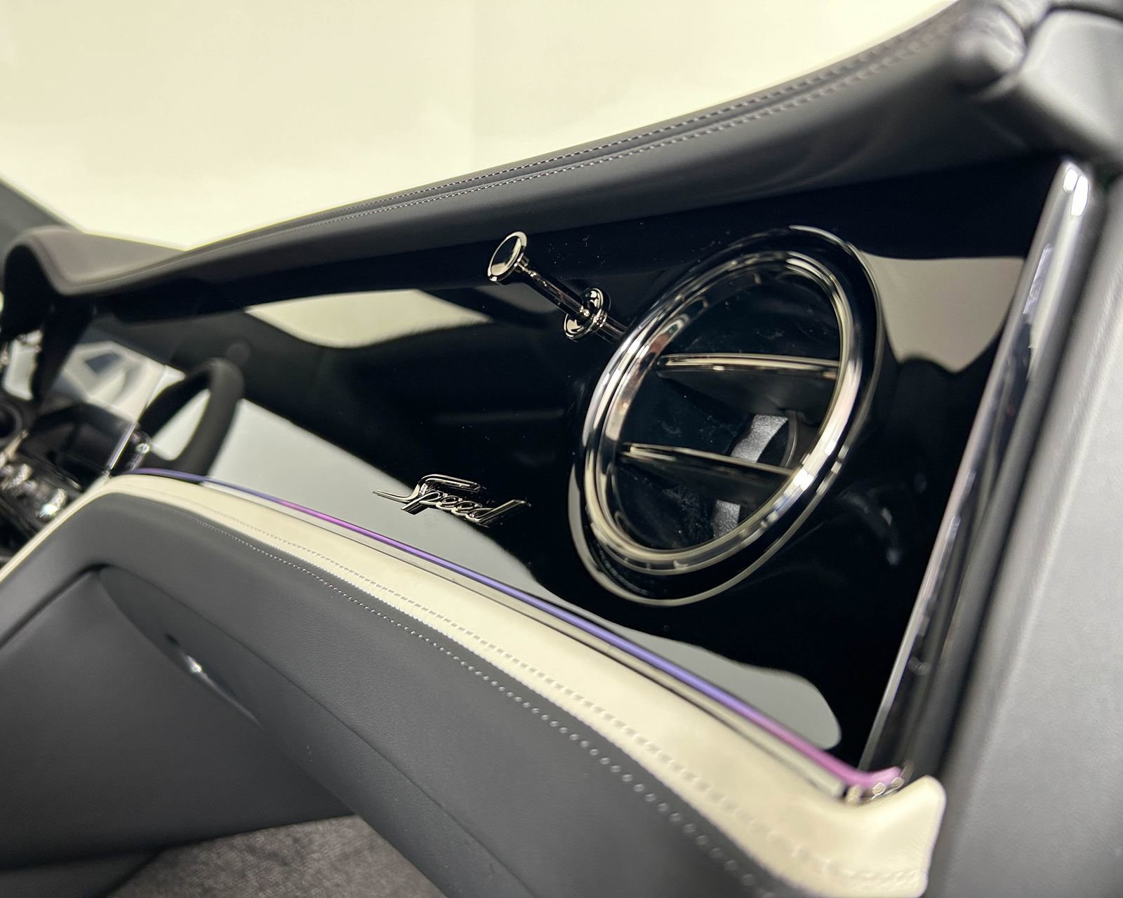 New 2026 Bentley Flying Spur Plug-In Hybrid image 29