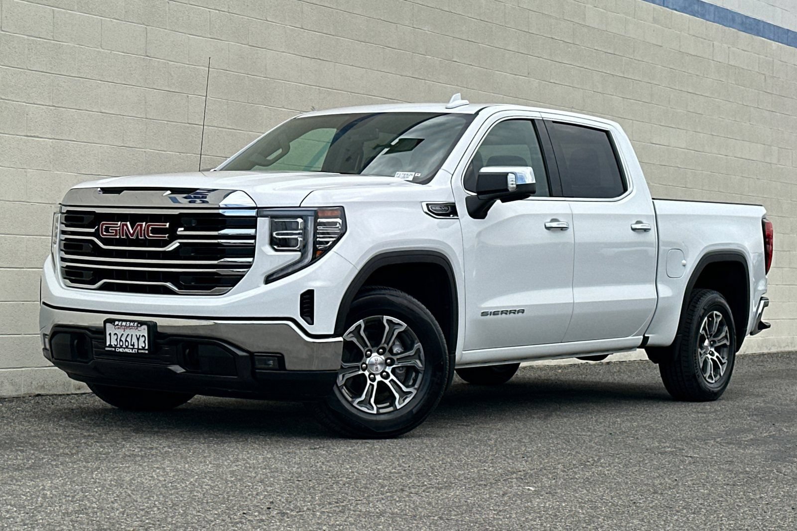 Certified 2024 GMC Sierra 1500 SLT RWD image 8