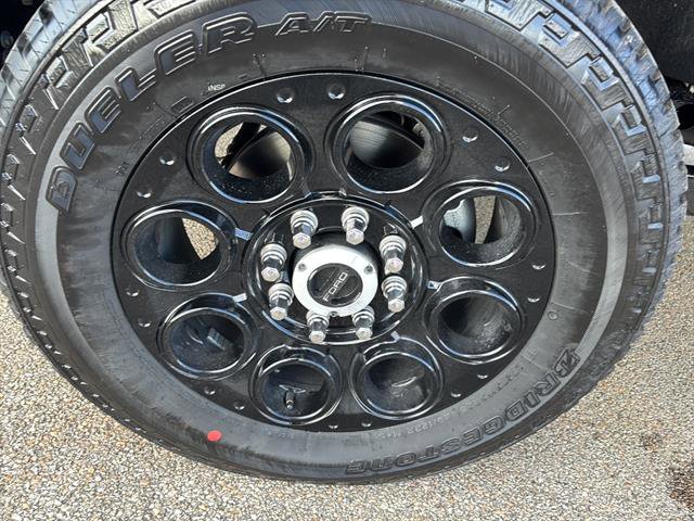 New 2026 Ford F250 Lariat w/ Black Appearance Package image 9