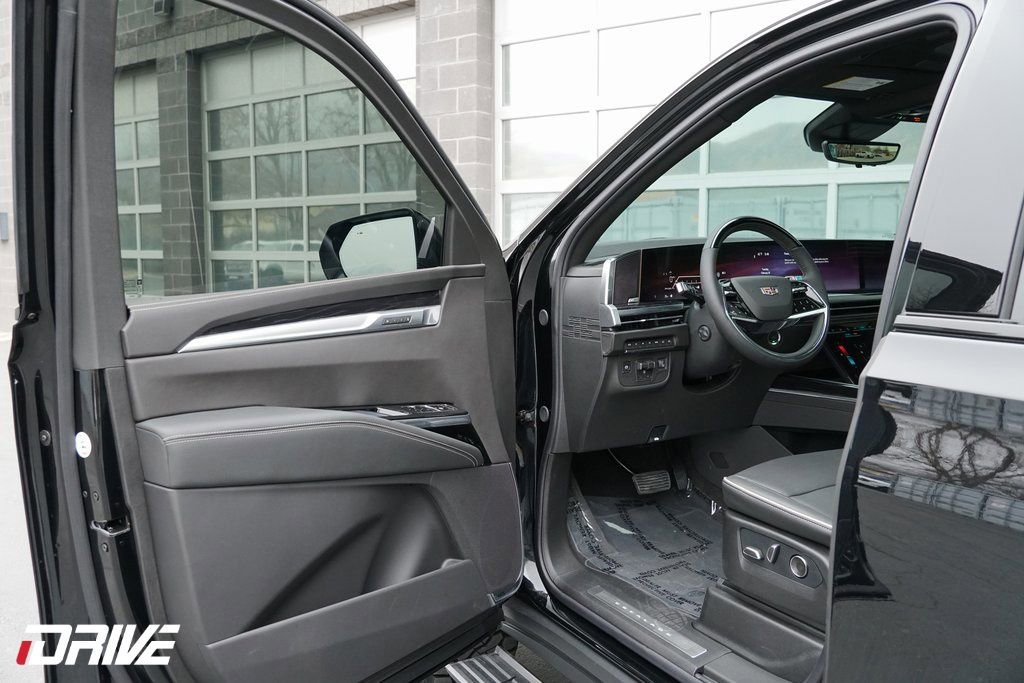 Used 2026 Cadillac Escalade Sport w/ Touring Package image 15