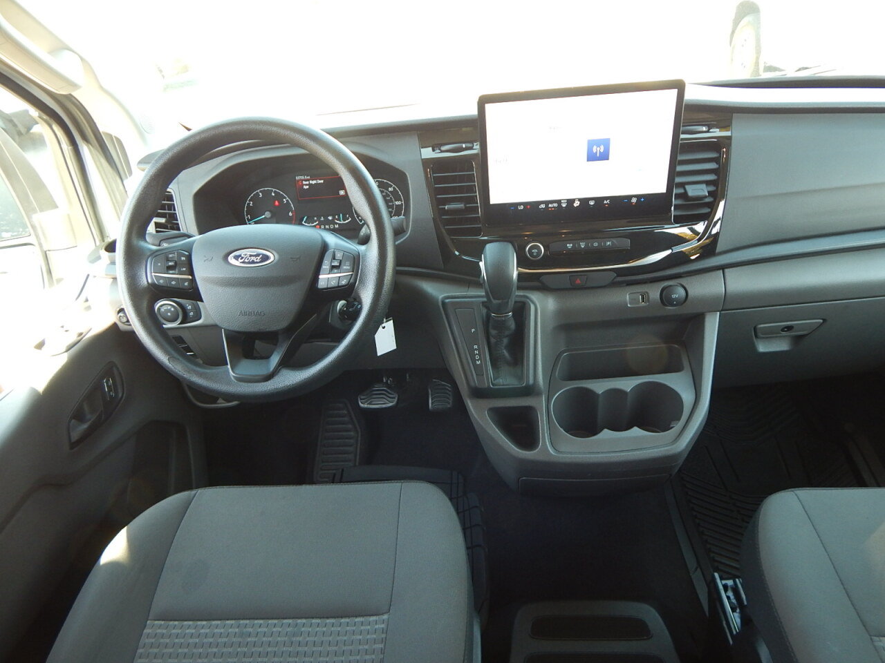 Used 2024 Ford Transit 350 XLT RWD image 24