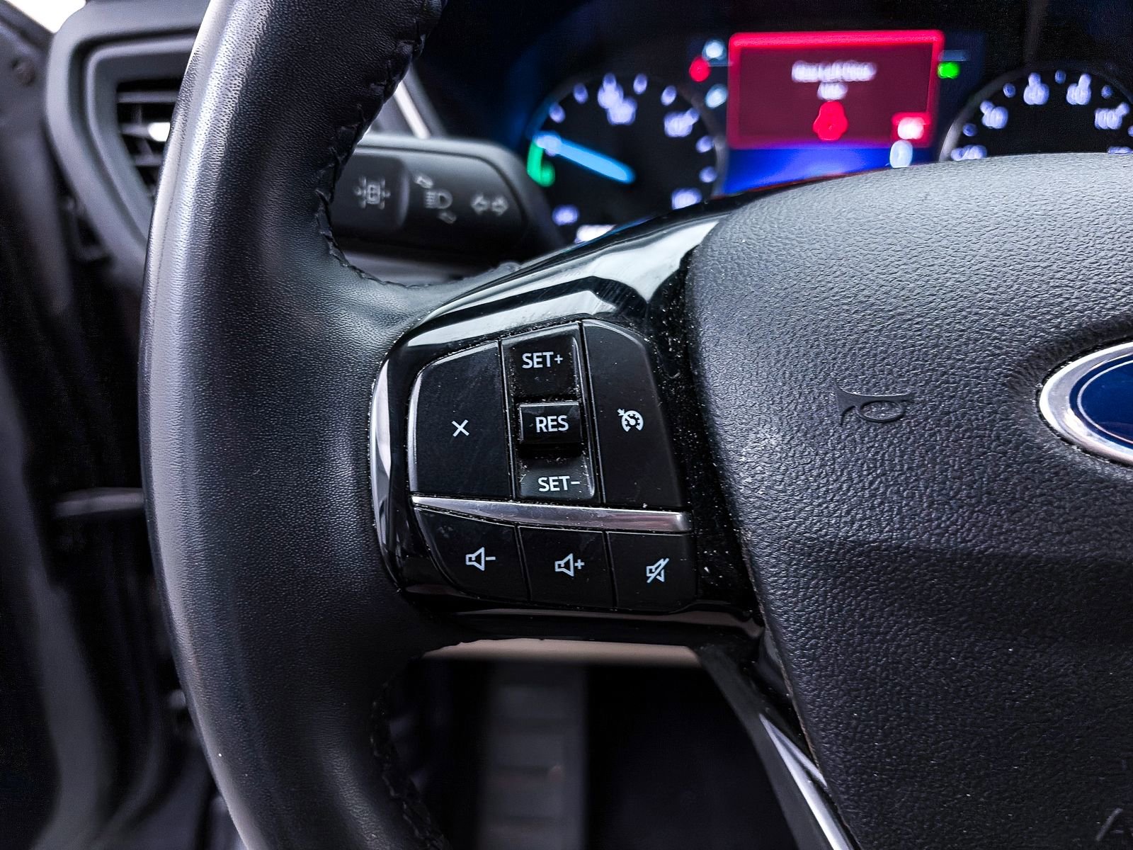 Used 2021 Ford Escape SEL image 25