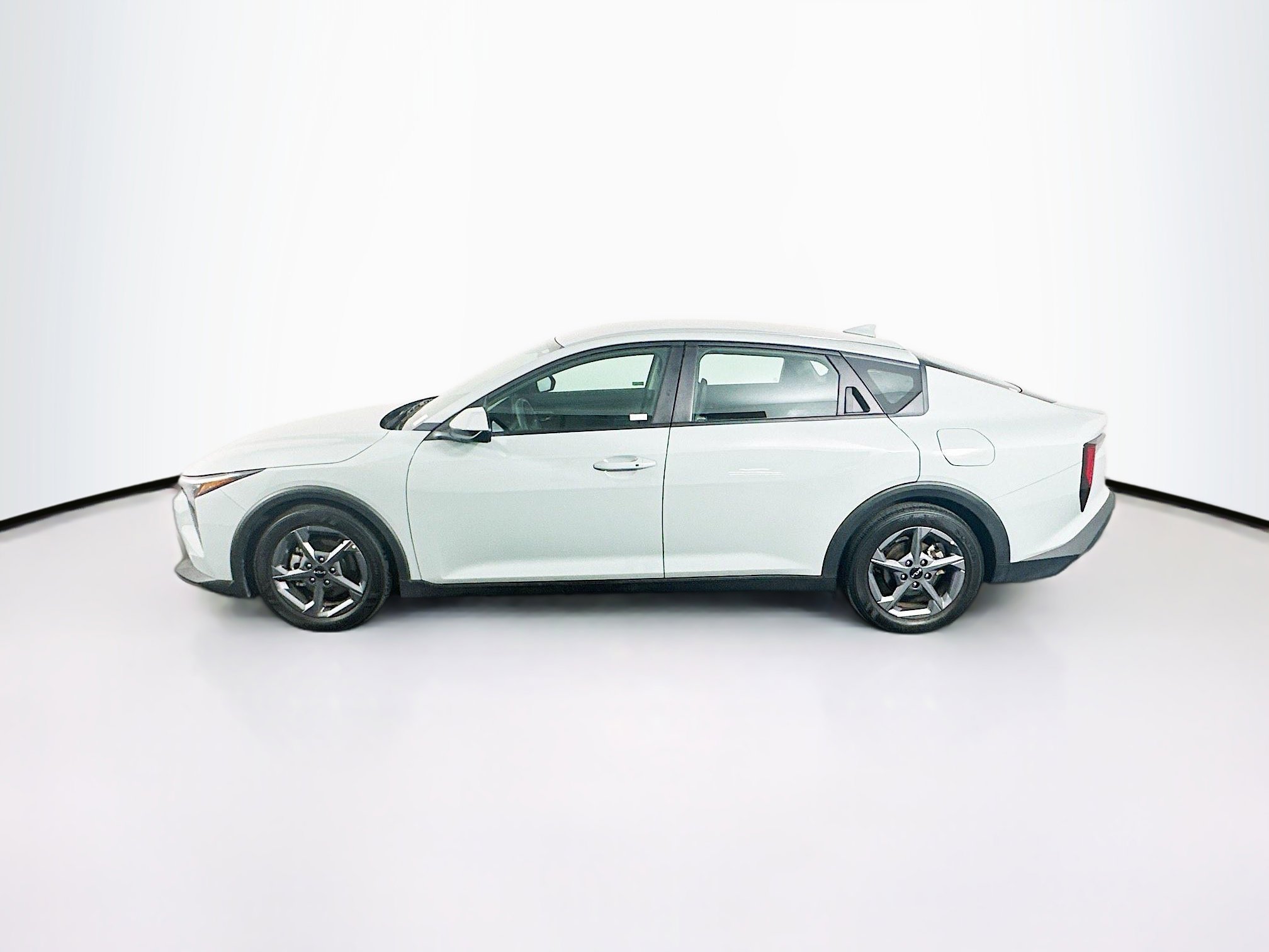 Used 2025 Kia K4 LXS image 4