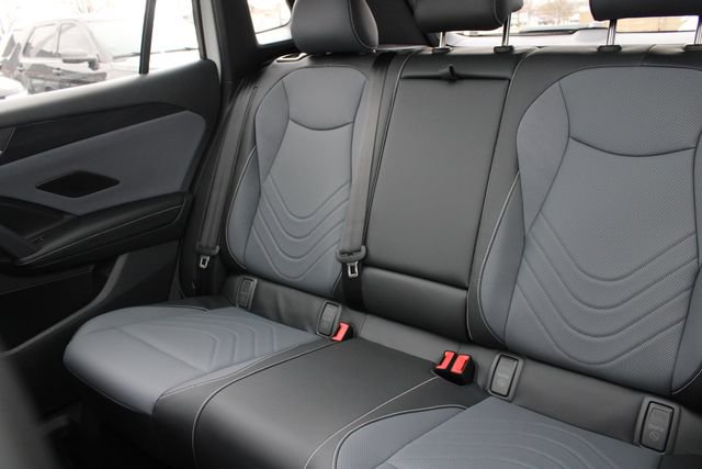 New 2026 Volkswagen Tiguan SE R-Line FWD image 22