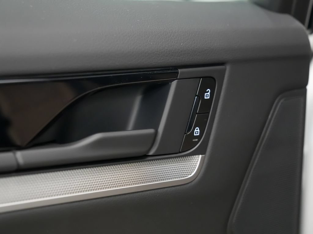 New 2026 Porsche Cayenne AWD/4WD image 15