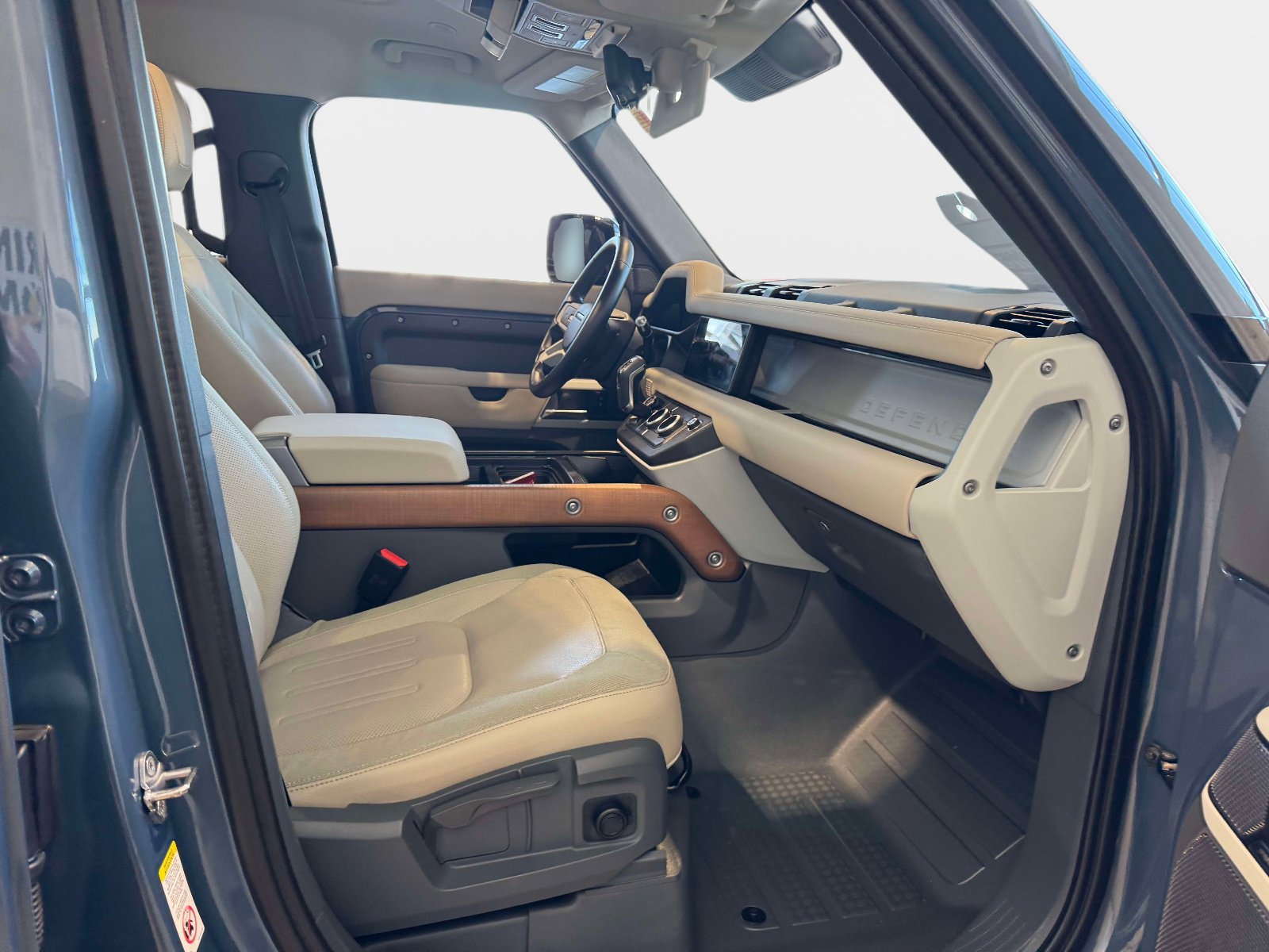 Used 2021 Land Rover Defender 110 S image 36