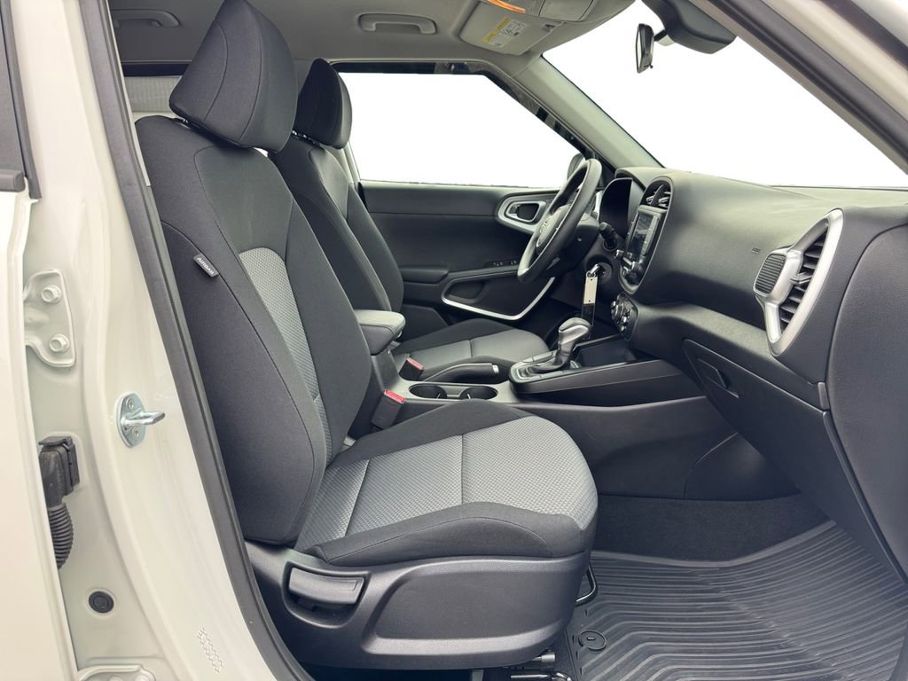 Used 2023 Kia Soul LX FWD image 15