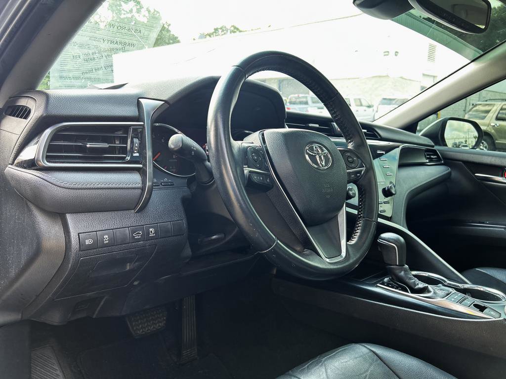 Used 2019 Toyota Camry XSE FWD image 8