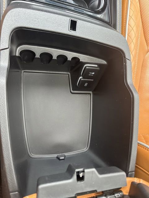 Used 2022 Chrysler Pacifica Pinnacle AWD/4WD image 35