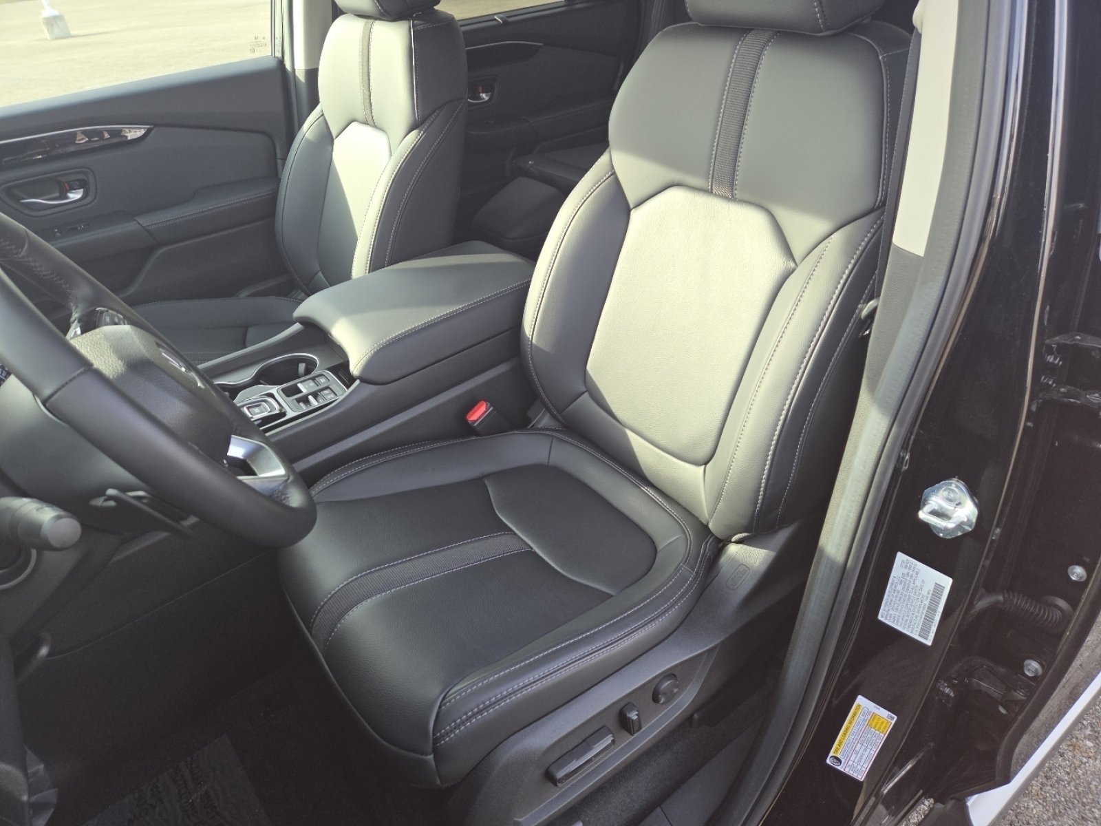 Used 2025 Honda Pilot EX-L image 22