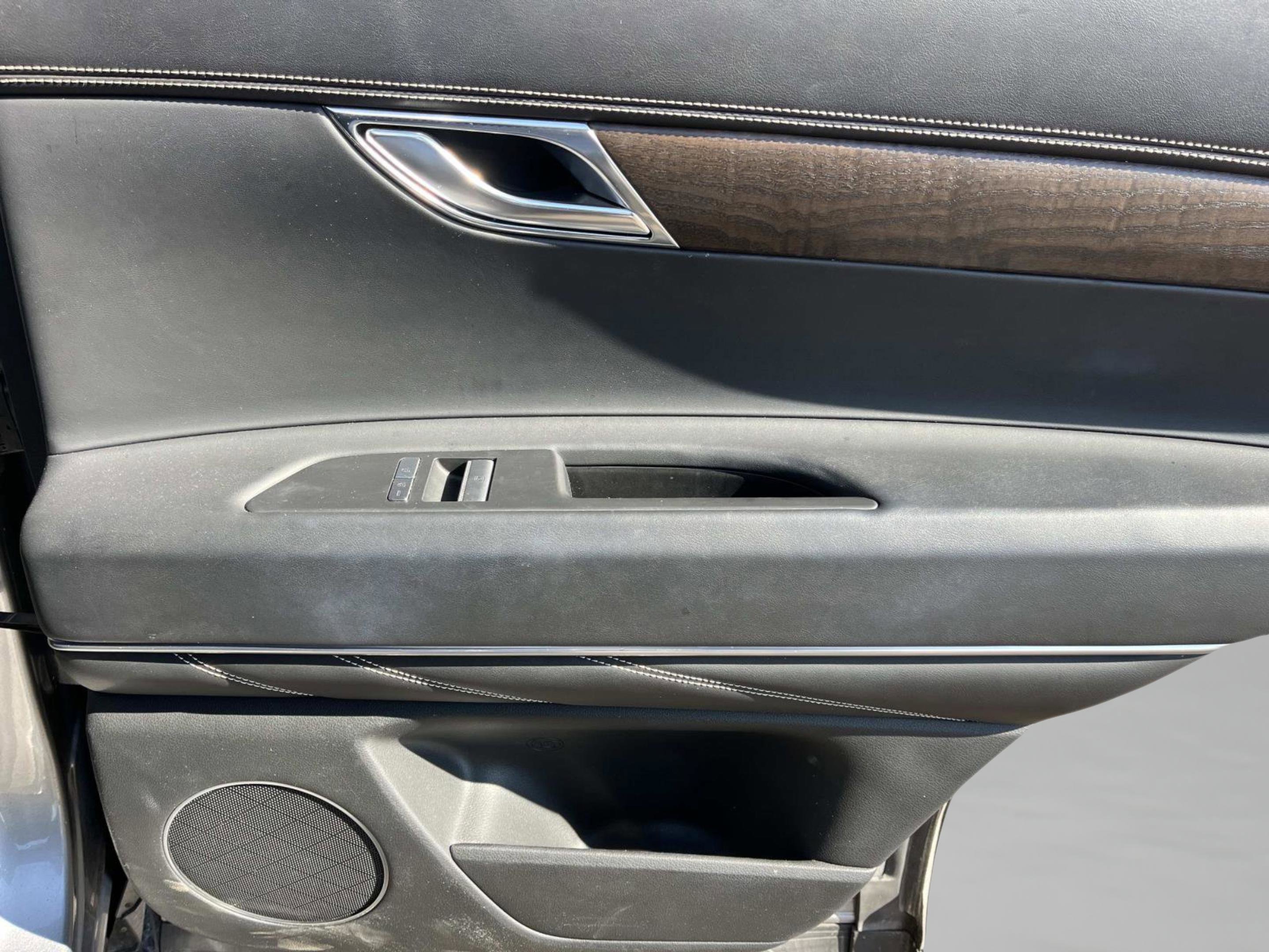 Used 2024 Genesis GV80 2.5T image 23