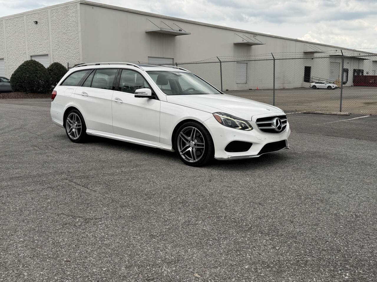 Used 2014 Mercedes-Benz E 350 4MATIC Wagon image 7