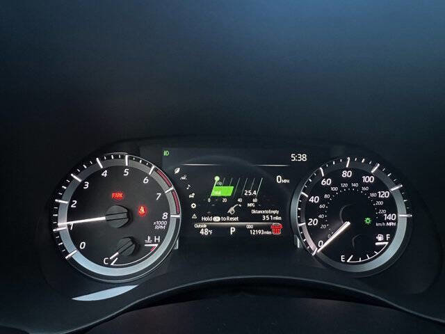 Used 2024 Toyota Highlander AWD image 15