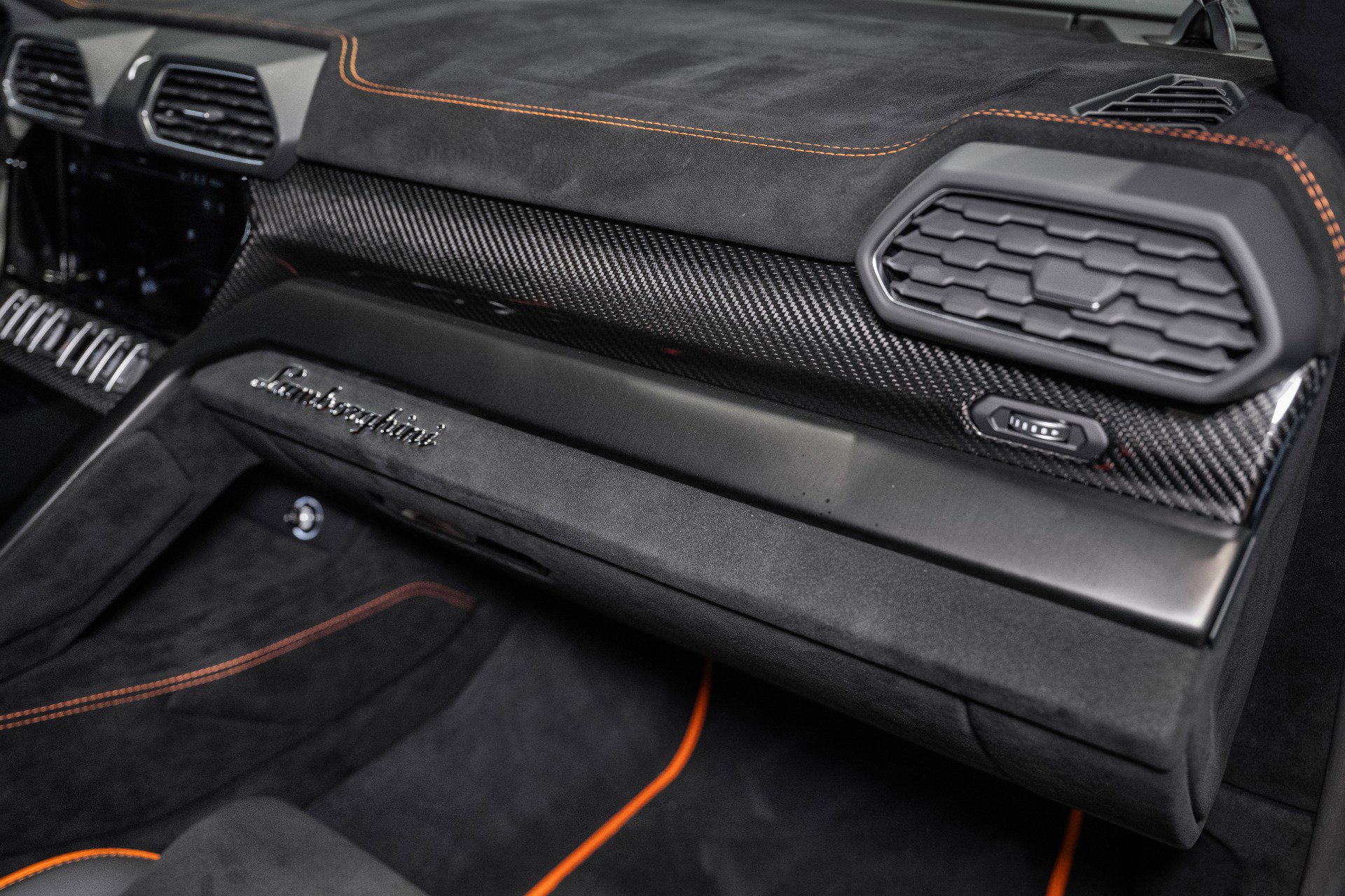 Used 2024 Lamborghini Urus Performante image 53