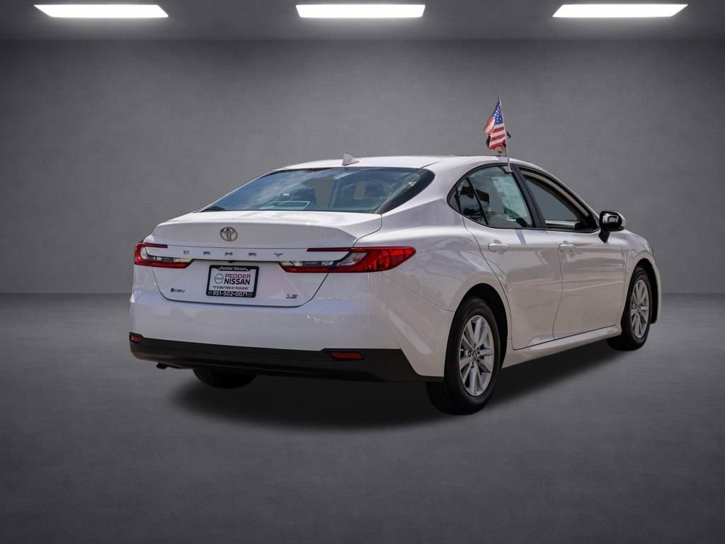 Used 2025 Toyota Camry LE image 4