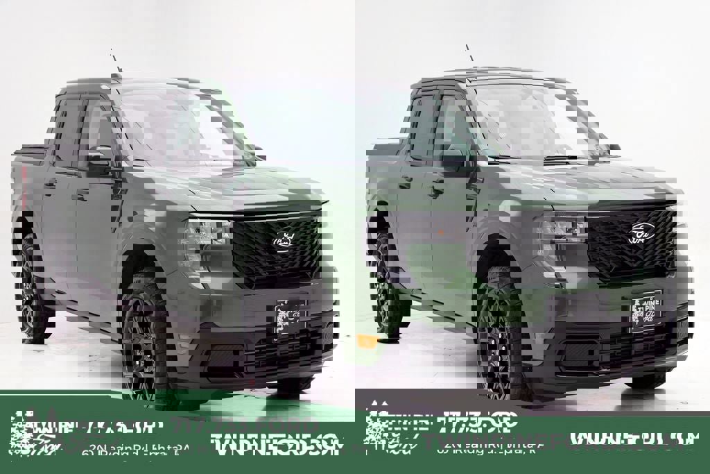 Used 2025 Ford Maverick XLT w/ Black Appearance Package image 1