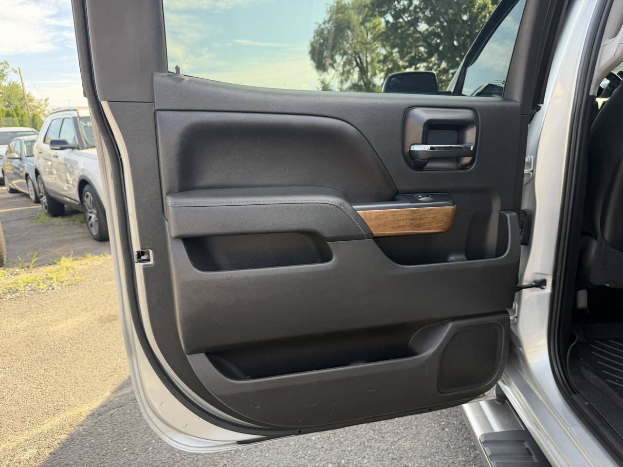 Used 2014 Chevrolet Silverado 1500 LTZ w/ LTZ Plus Package AWD/4WD image 21