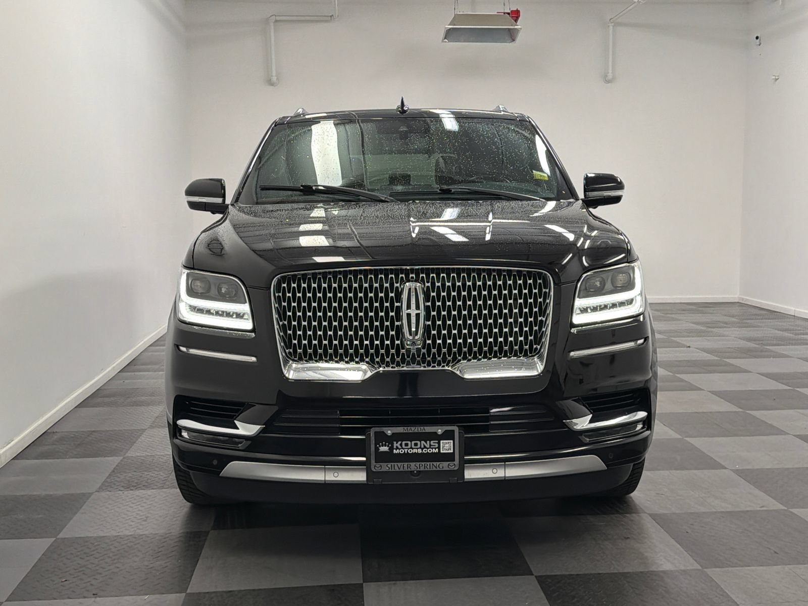 Used 2020 Lincoln Navigator Reserve AWD/4WD image 3