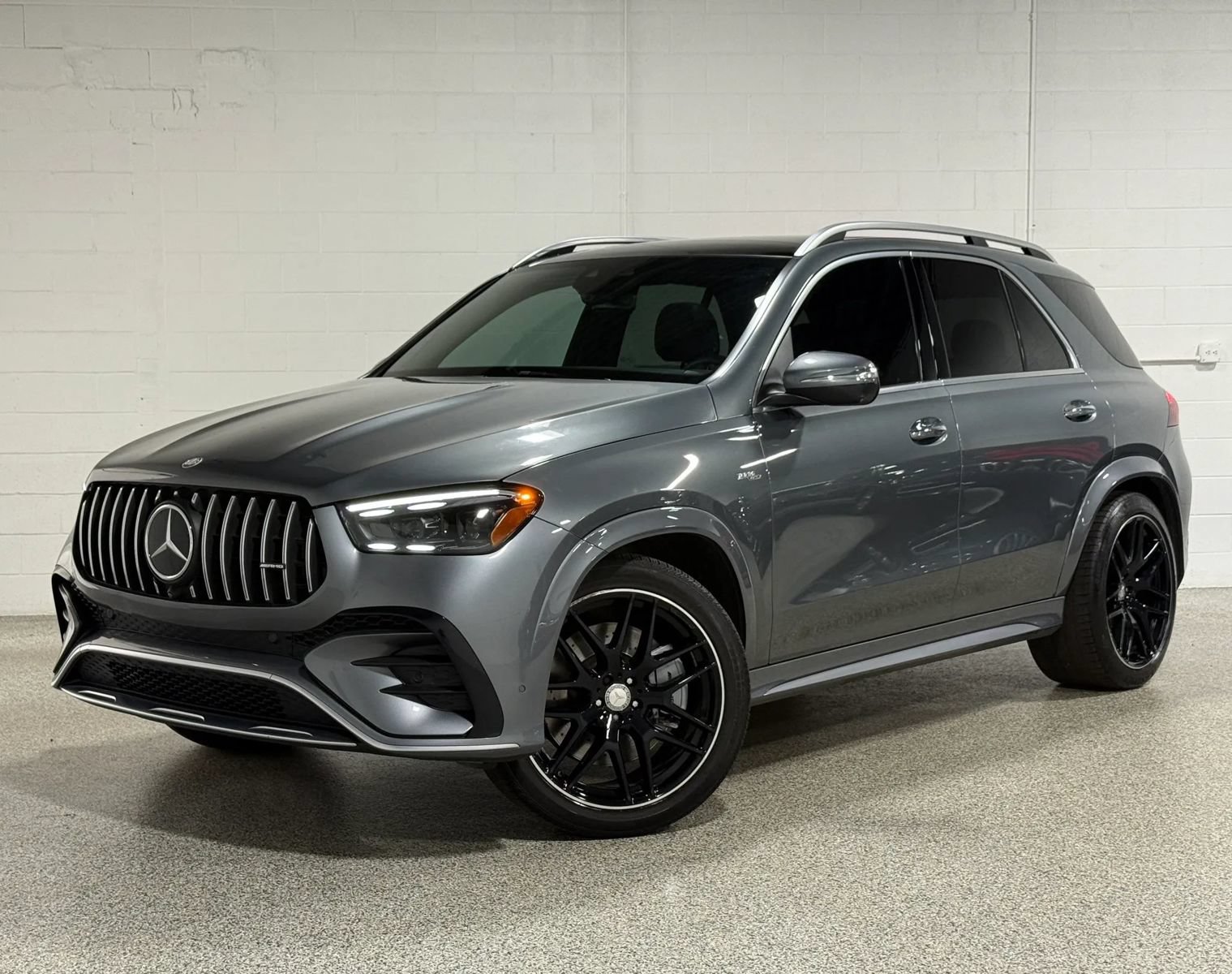 Used 2024 Mercedes-Benz GLE 53 AMG 4MATIC image 2