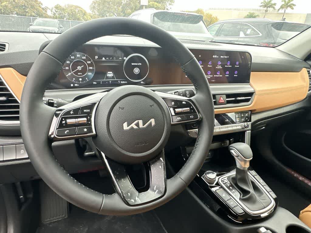 Used 2026 Kia Seltos EX w/ EX Sunroof Package AWD/4WD image 13