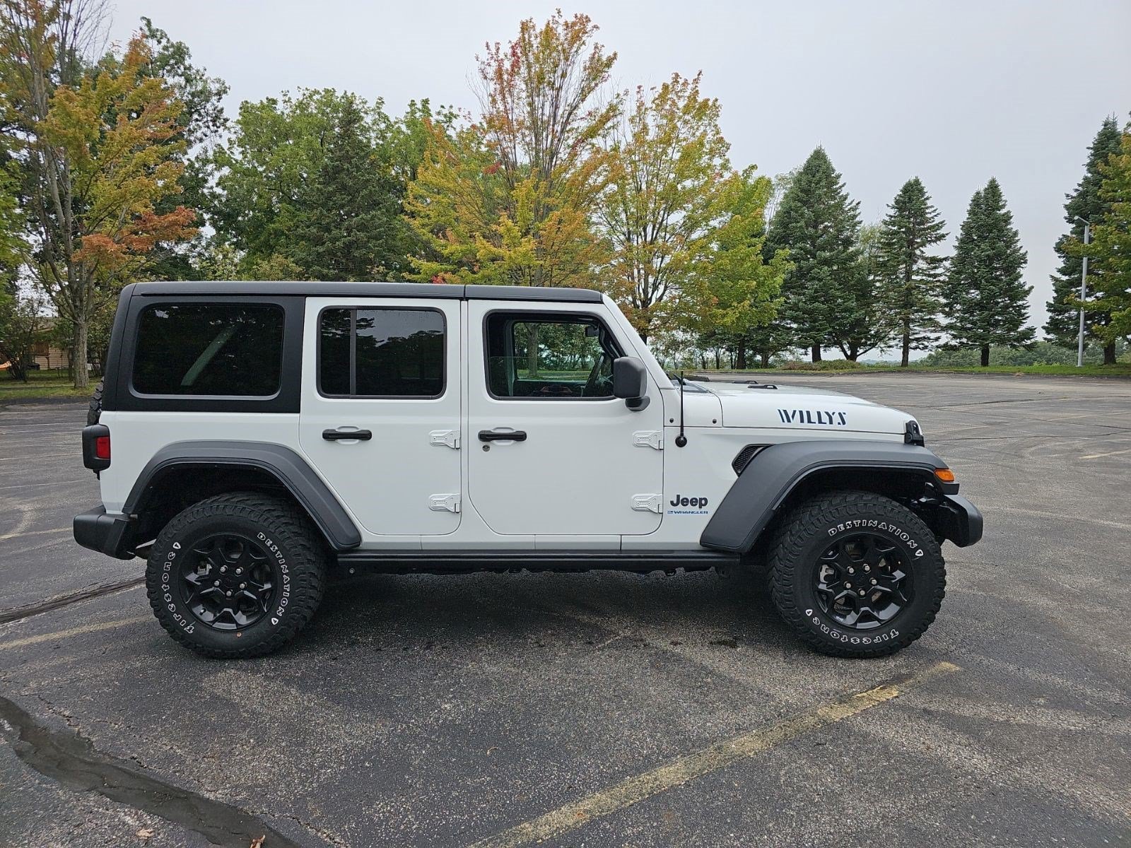 Used 2023 Jeep Wrangler Unlimited w/ Cold Weather Group AWD/4WD image 7