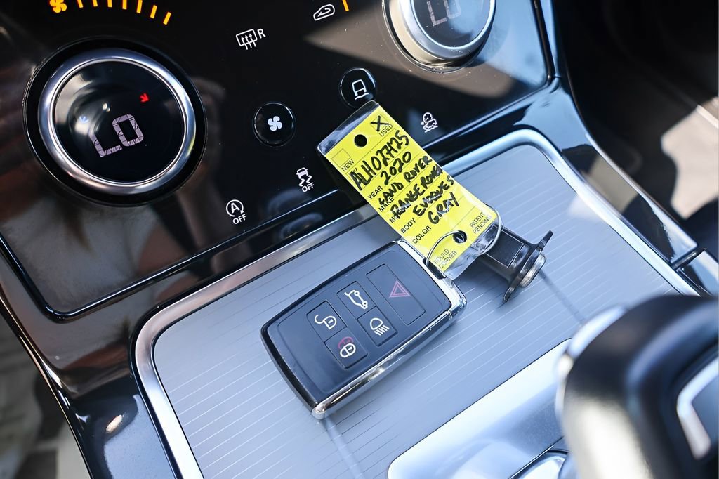 Used 2020 Land Rover Range Rover Evoque S image 4