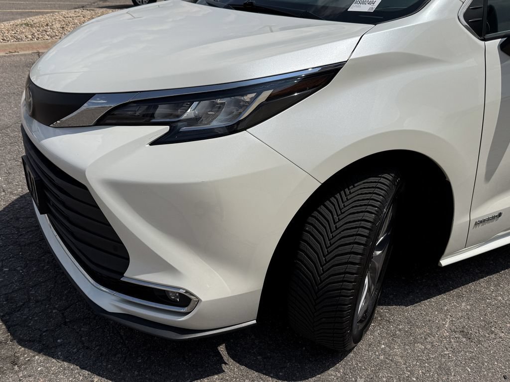 Used 2021 Toyota Sienna XLE w/ XLE Plus Package AWD/4WD image 15