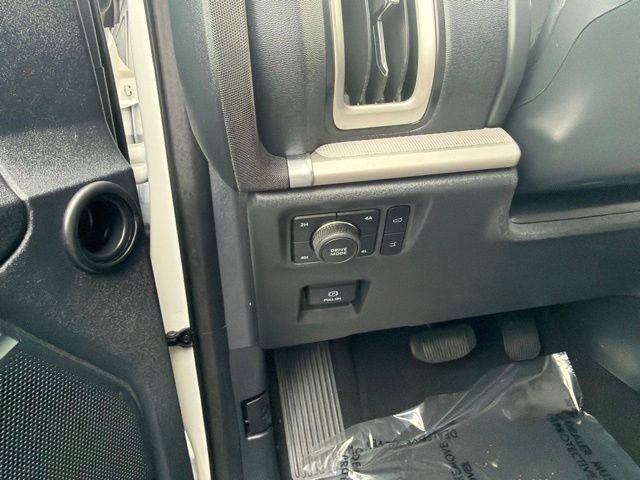 Used 2025 Ford Expedition Active AWD/4WD image 45