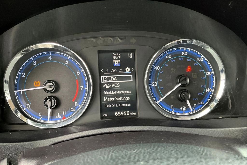 Used 2018 Toyota Corolla SE image 18