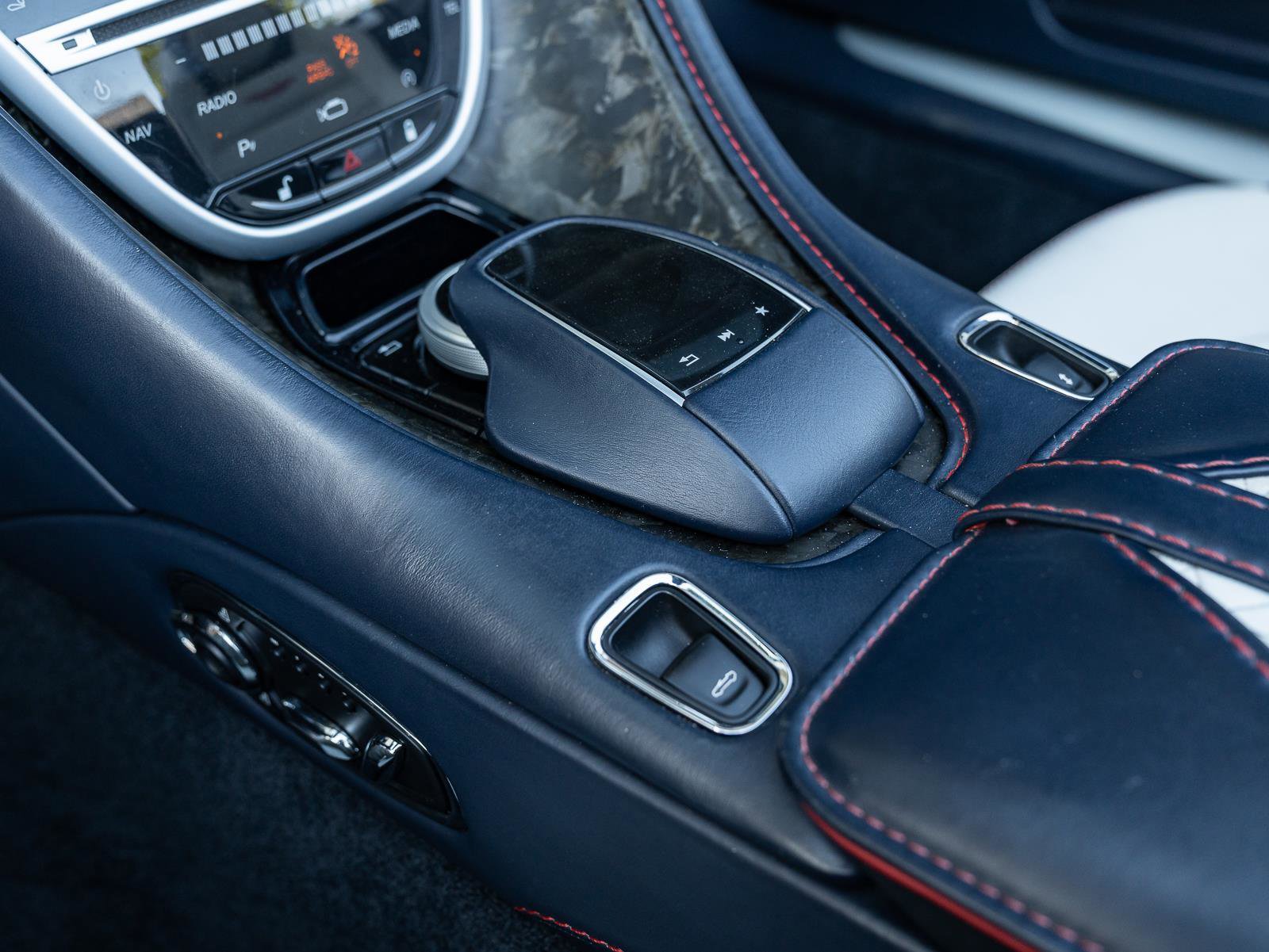 Used 2022 Aston Martin DBS Superleggera Volante image 44