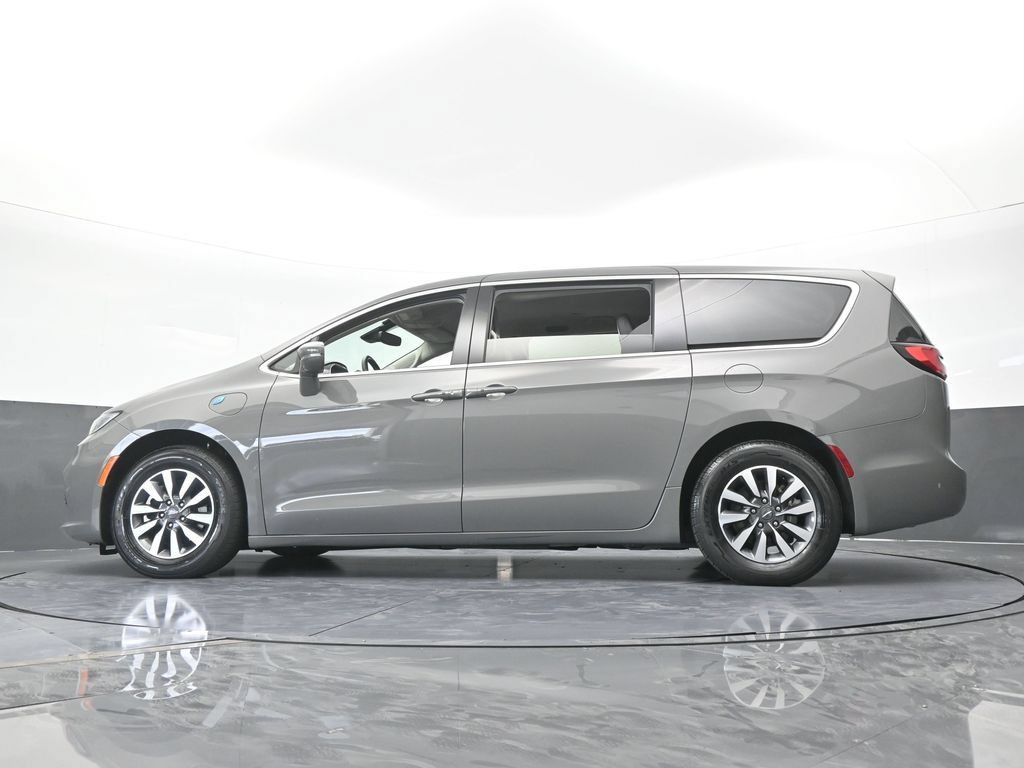 Used 2022 Chrysler Pacifica Touring-L FWD image 61