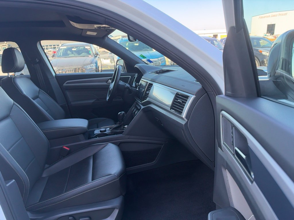 Used 2023 Volkswagen Atlas Cross Sport SEL R-Line AWD/4WD image 10