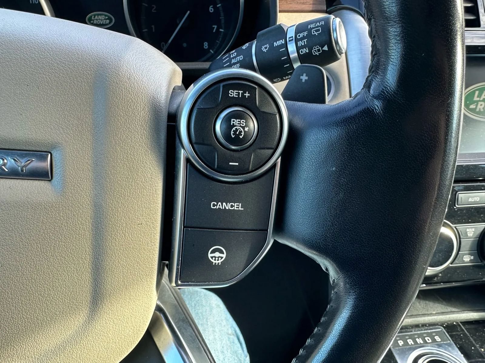 Used 2017 Land Rover Discovery HSE AWD/4WD image 63