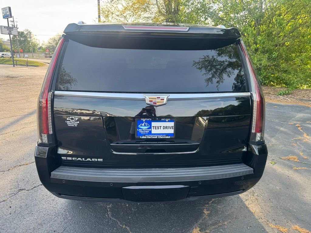 Used 2018 Cadillac Escalade Luxury AWD/4WD image 4