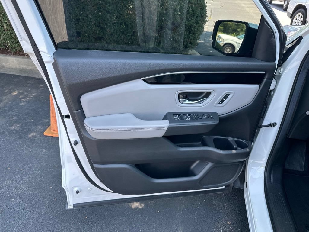 Certified 2025 Honda Pilot Touring image 22
