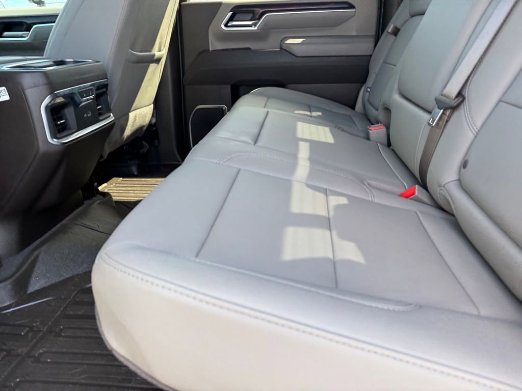 Used 2025 GMC Sierra 2500 SLT image 26