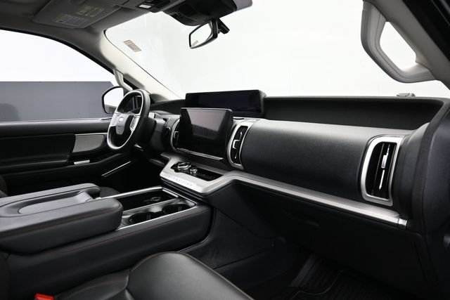 Certified 2025 Ford Expedition Active RWD image 36