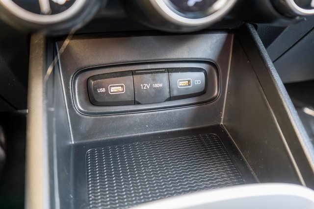 Used 2022 Hyundai Venue SEL image 30