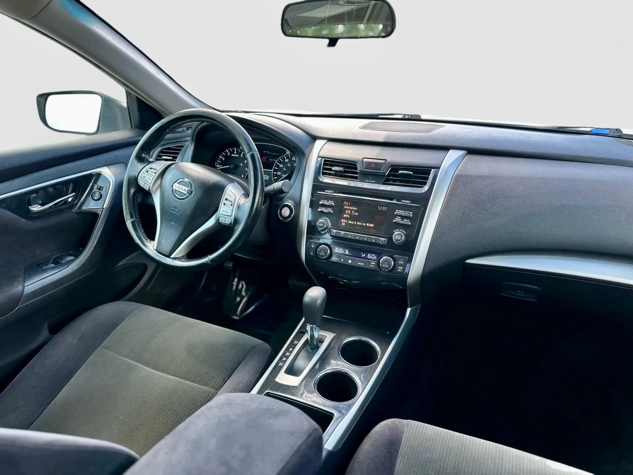 Used 2013 Nissan Altima 2.5 SV image 10